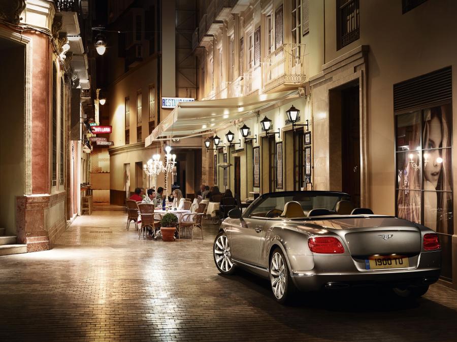  Bentley Continental GT Convertible 2011 года  (фото 19 из 37)